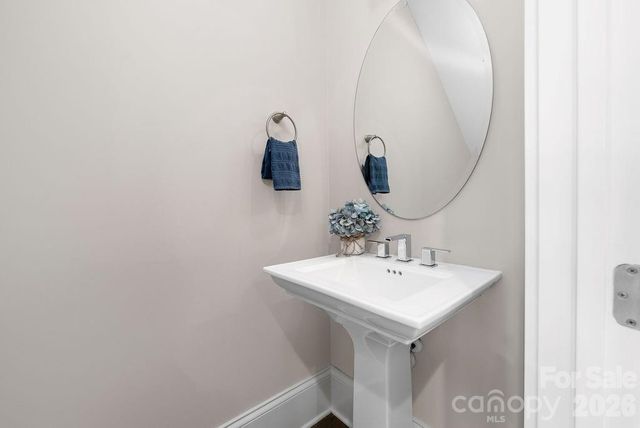 2728 Kilgo Way, Charlotte, NC 28205