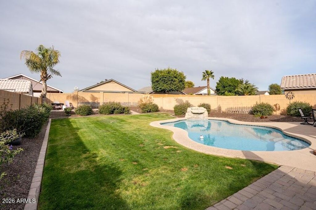 9644 W Hatcher Road, Peoria, AZ 85345 — photo 2