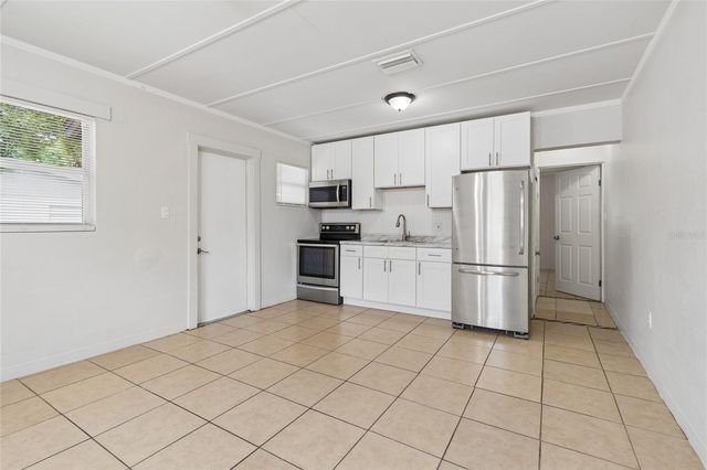 9801 N 11TH STREET B, Tampa, FL 33612