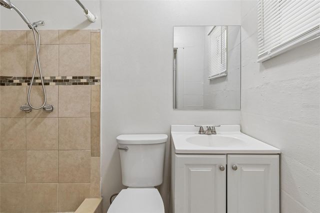 9801 N 11TH STREET B, Tampa, FL 33612