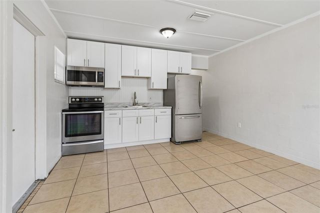 9801 N 11TH STREET B, Tampa, FL 33612