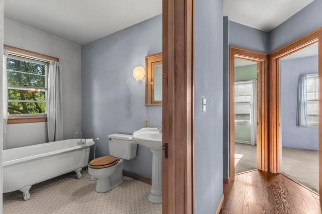 1111 Lane Place, Saint Paul, MN 55106