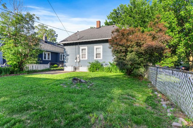 1111 Lane Place, Saint Paul, MN 55106