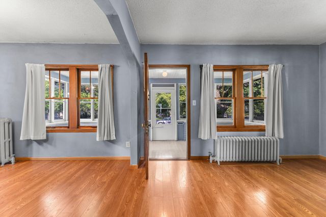 1111 Lane Place, Saint Paul, MN 55106