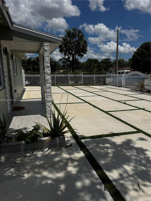 3251 NW 177th Ter, Miami Gardens, FL 33056