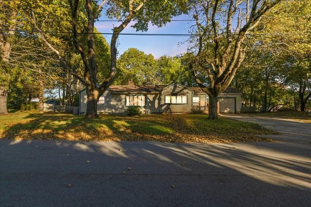 11 Lackey St, Haverhill, MA 01830