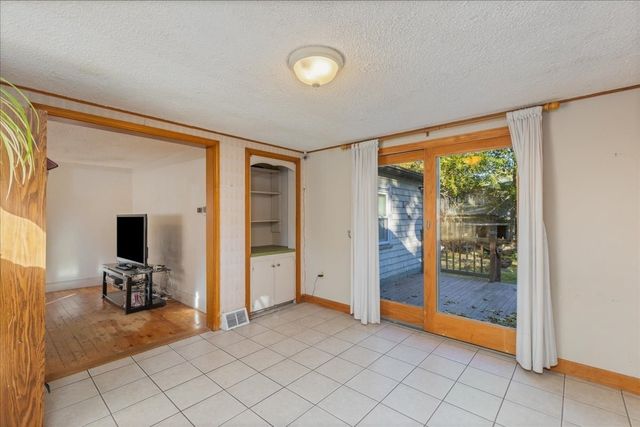 11 Lackey St, Haverhill, MA 01830