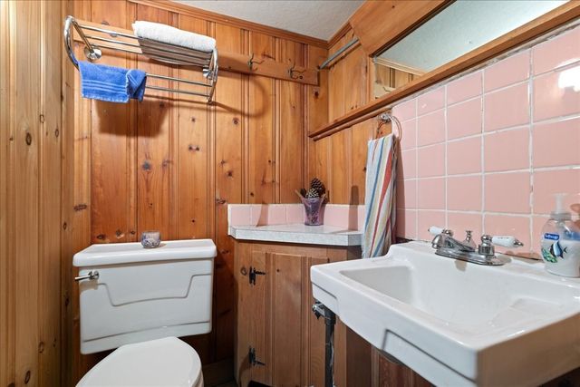 11 Lackey St, Haverhill, MA 01830