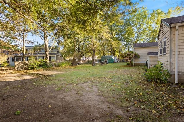 11 Lackey St, Haverhill, MA 01830