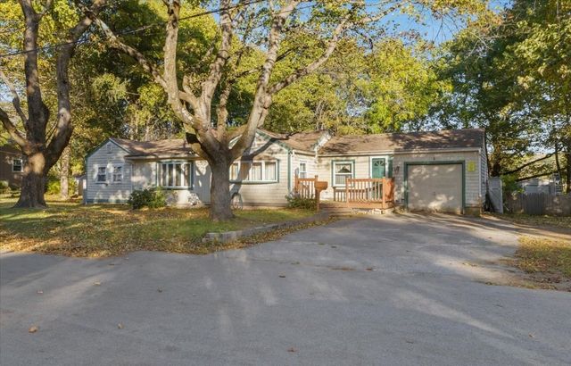 11 Lackey St, Haverhill, MA 01830
