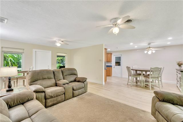 1920 32nd Avenue, Vero Beach, FL 32960