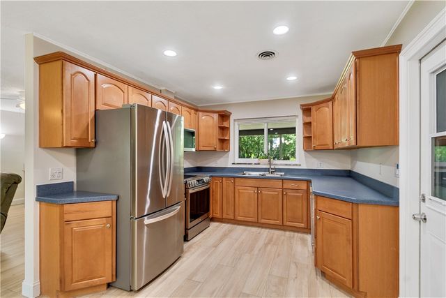 1920 32nd Avenue, Vero Beach, FL 32960