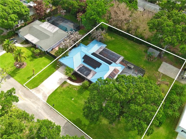 1920 32nd Avenue, Vero Beach, FL 32960