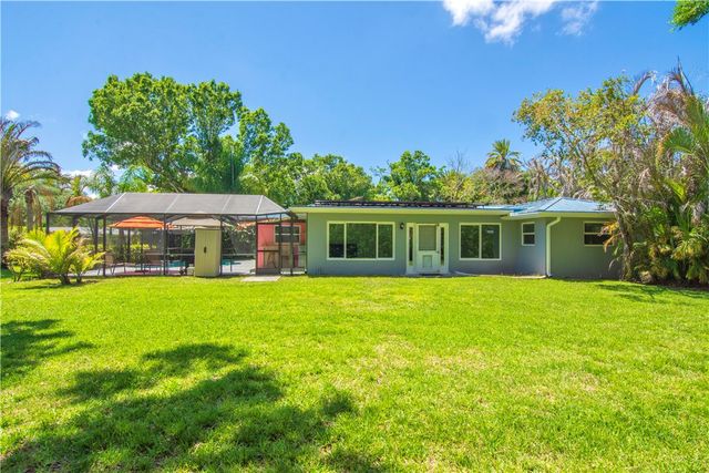 1920 32nd Avenue, Vero Beach, FL 32960