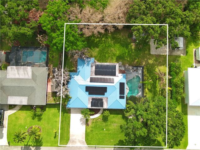 1920 32nd Avenue, Vero Beach, FL 32960