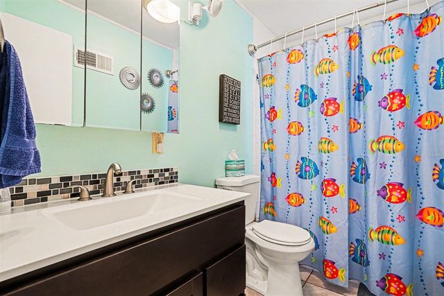 2127 Leif Avenue, Norton Shores, MI 49441