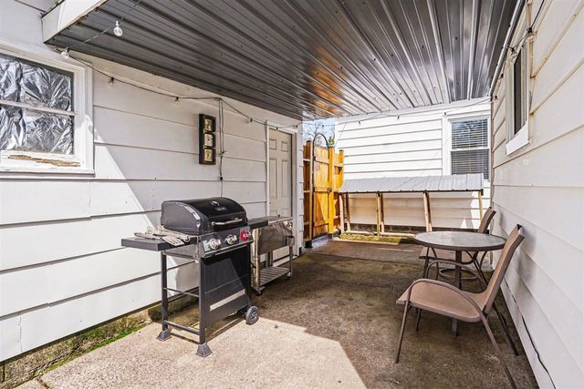 2127 Leif Avenue, Norton Shores, MI 49441