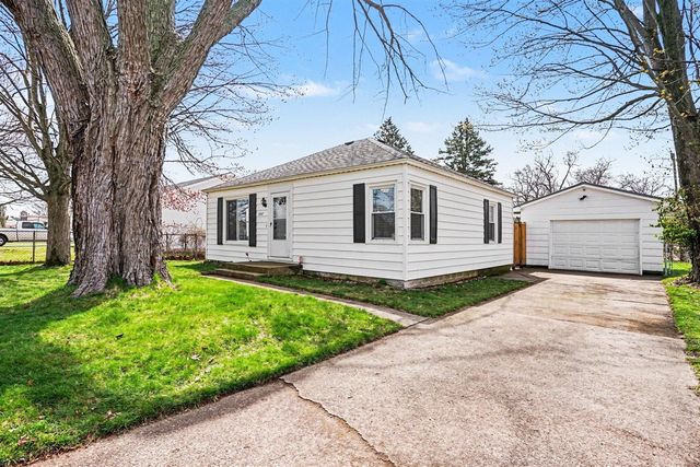 2127 Leif Avenue, Norton Shores, MI 49441