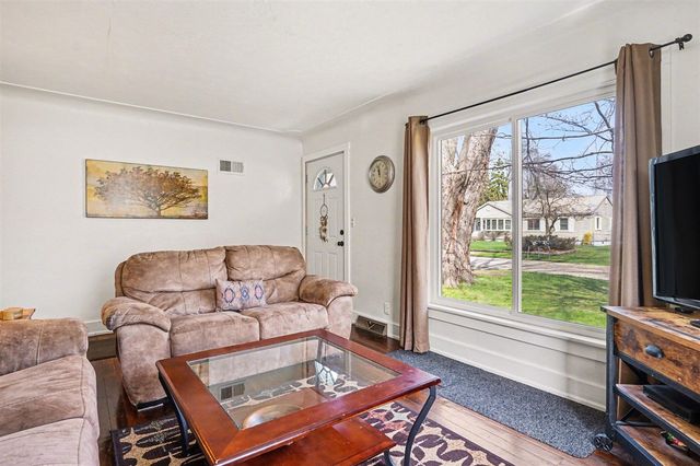 2127 Leif Avenue, Norton Shores, MI 49441