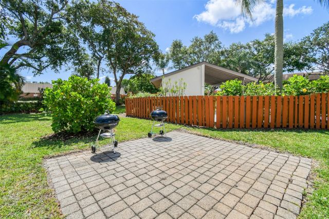 3402 Gardens East Drive 14B-SALE, Palm Beach Gardens, FL 33410