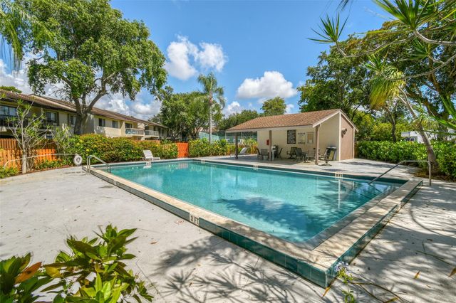 3402 Gardens East Drive 14B-SALE, Palm Beach Gardens, FL 33410
