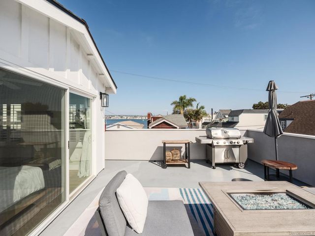 822 Seagirt Ct, San Diego, CA 92109