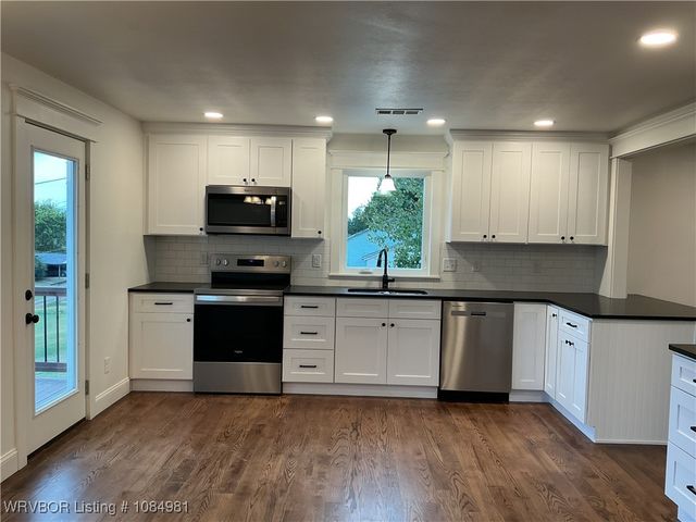 205 W 4th Street, Heavener, OK 74937