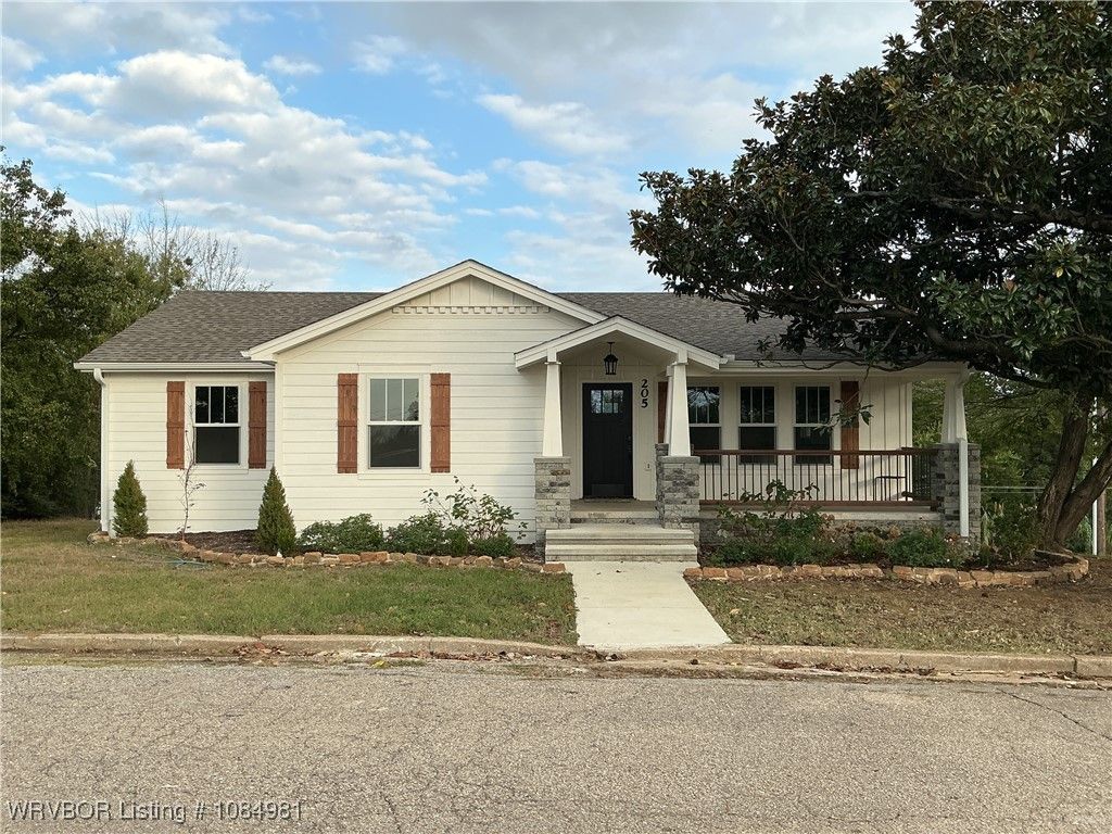 205 W 4th Street, Heavener, OK 74937