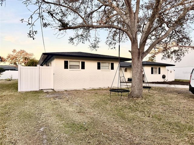 4911 SHETLAND AVENUE, Tampa, FL 33615