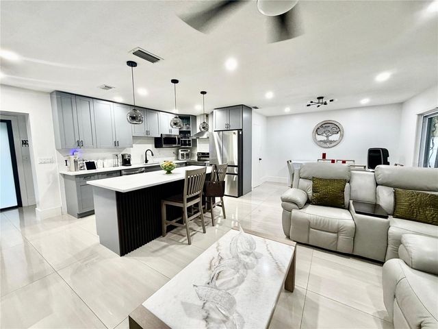 4911 SHETLAND AVENUE, Tampa, FL 33615