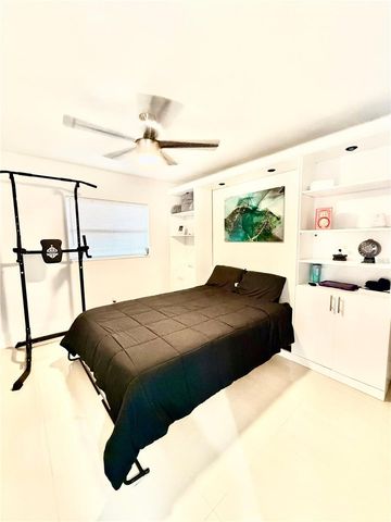 4911 SHETLAND AVENUE, Tampa, FL 33615