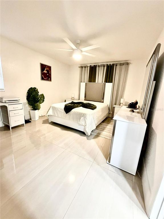 Image 17 of property listing at 4911 SHETLAND AVENUE, Tampa, FL 33615