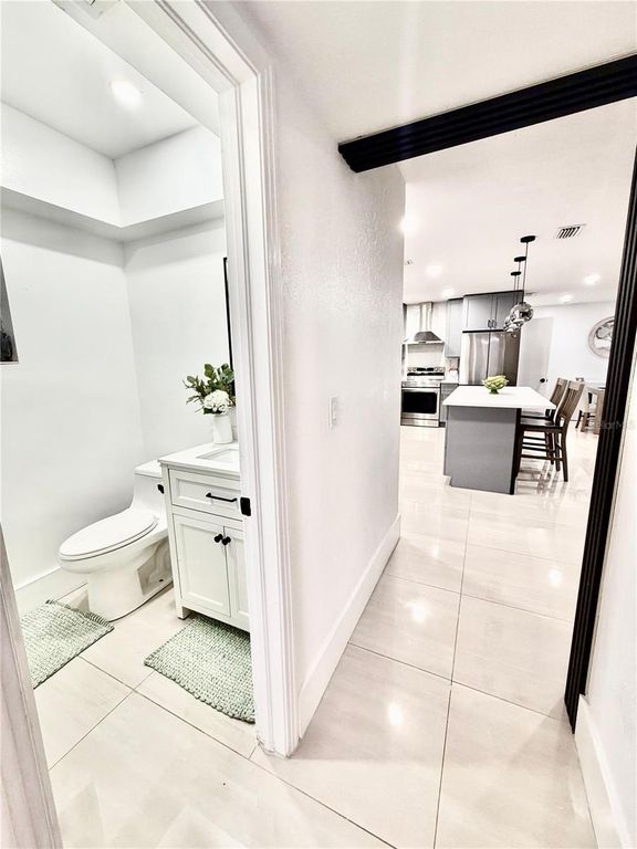 Image 21 of property listing at 4911 SHETLAND AVENUE, Tampa, FL 33615