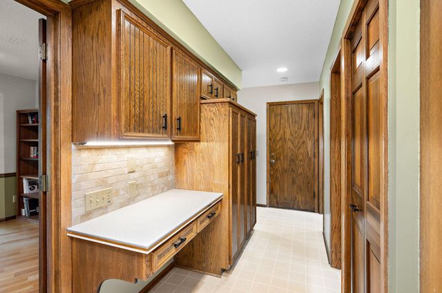 12050 48th Avenue N, Plymouth, MN 55442