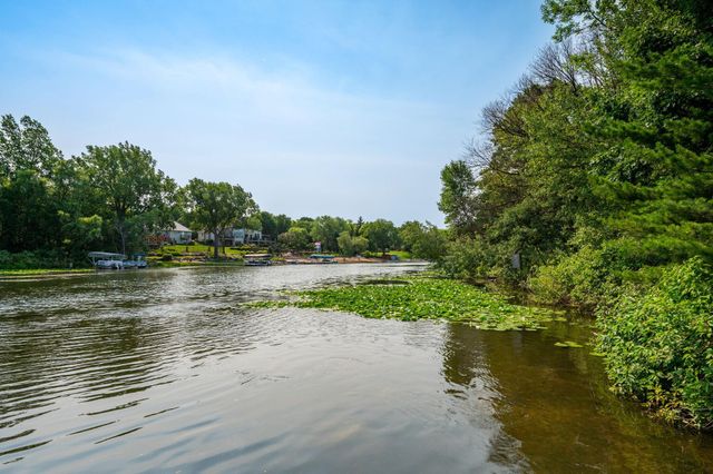 12050 48th Avenue N, Plymouth, MN 55442