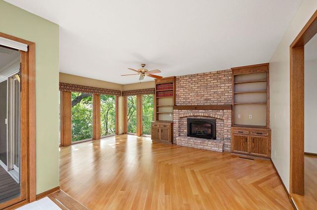 12050 48th Avenue N, Plymouth, MN 55442