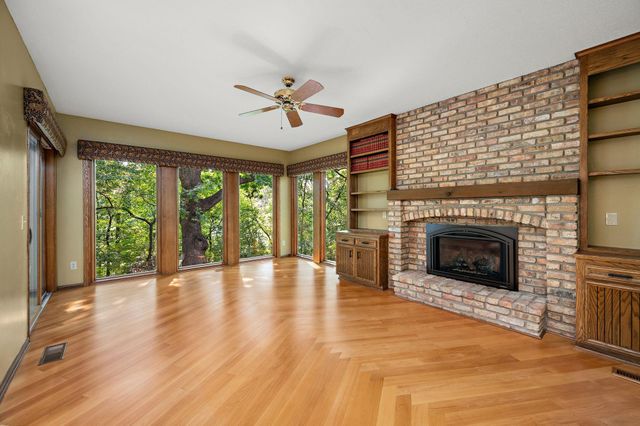12050 48th Avenue N, Plymouth, MN 55442