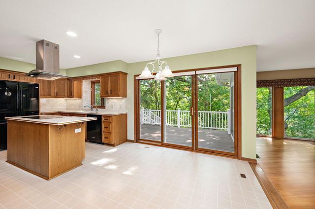 12050 48th Avenue N, Plymouth, MN 55442