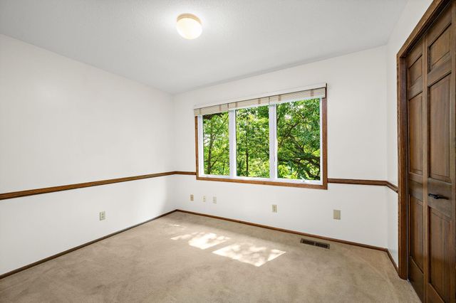 12050 48th Avenue N, Plymouth, MN 55442