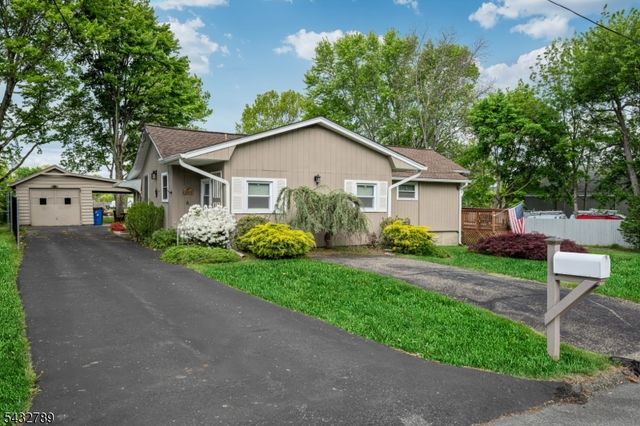 6 Outlook Ave, Mount Olive Twp., NJ 07828