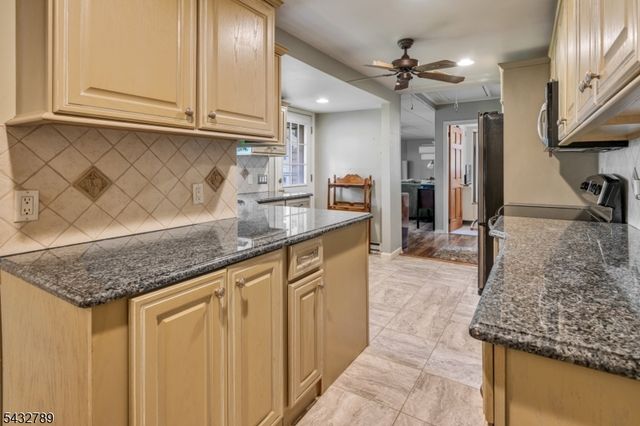 6 Outlook Ave, Mount Olive Twp., NJ 07828