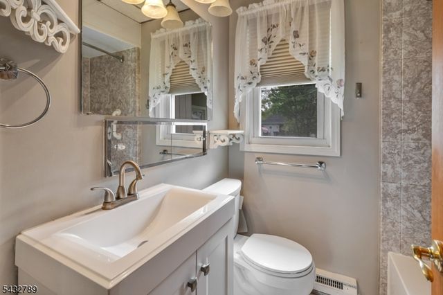 6 Outlook Ave, Mount Olive Twp., NJ 07828