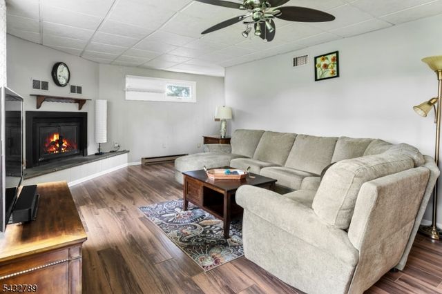 6 Outlook Ave, Mount Olive Twp., NJ 07828