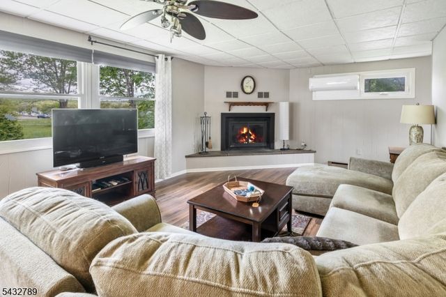 6 Outlook Ave, Mount Olive Twp., NJ 07828