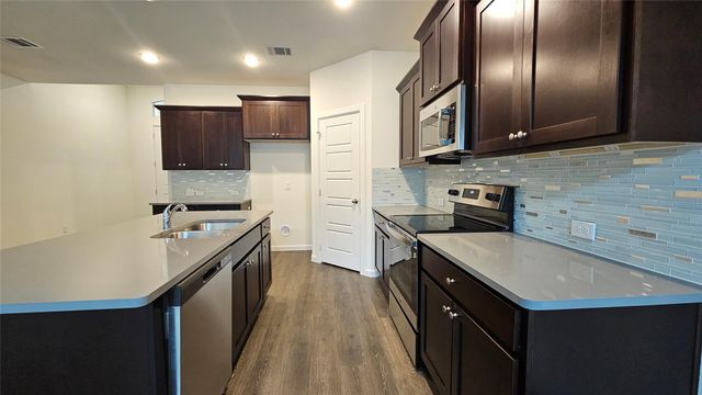 1215 Stagecoach Trail, Justin, TX 76247