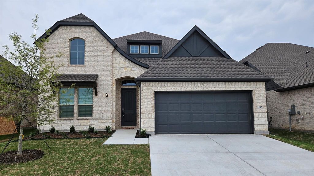 1215 Stagecoach Trail, Justin, TX 76247