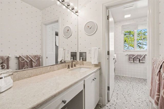 1060 Chestnut Street, Ann Arbor, MI 48104