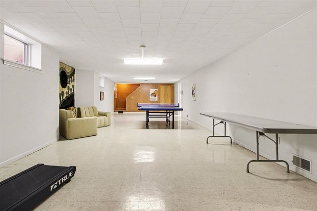 1060 Chestnut Street, Ann Arbor, MI 48104