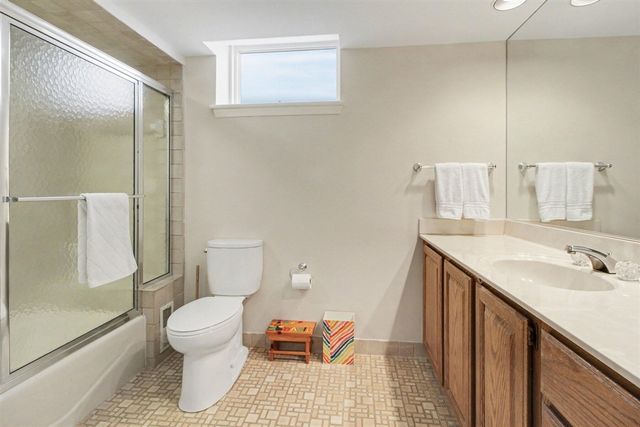 1060 Chestnut Street, Ann Arbor, MI 48104