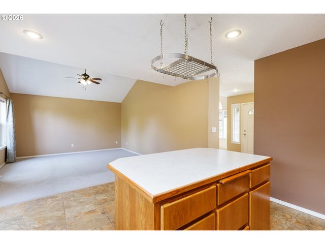 15035 PEBBLE BEACH Dr, Oregon City, OR 97045